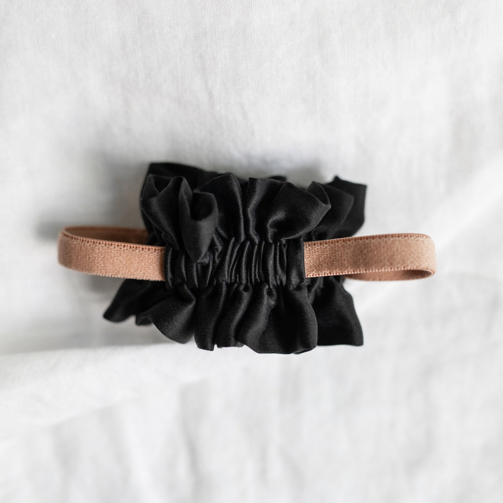 Washable-Silk-Pull-Tie-Scrunchie-by-Lunya-2